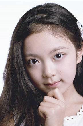 杜雪颜个人资料,才华横溢的年轻艺术家，揭秘她的成长之路